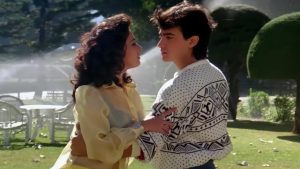 Aamir Khan and Madhuri Dixit performing the song Mujhe Neend Na Aaye from the 1990 movie Dil