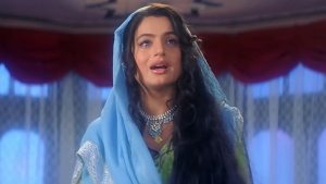 How Ameesha Patel’s Iconic Maulvi Scene In Gadar: Ek Prem Katha Moved The Entire Crew To Tears! Actress Ameesha Patel as Sakeena in the iconic Maulvi confrontation scene from the Bollywood movie Gadar: Ek Prem Katha.