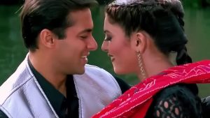 Salman Khan and Sushmita Sen in the iconic song Chunari Chunari from Biwi No. 1