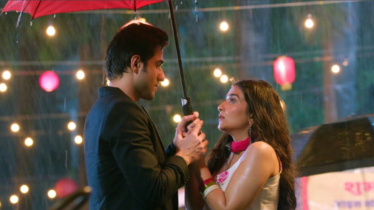 Shayad Yahi Hai Pyaar Week 2 Review: Aditi Dev Sharma And Daksh Puri Show Us How Every Cloud Has A Red Umbrella Lining 1 Aditi Dev Sharma and Daksh Puri share a cozy romantic moment under a bright red umbrella in the rain during Shayad Yahi Hai Pyaar Week 2