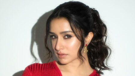 shraddha-kapoor-stree-2